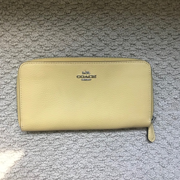 coach wallet - Picture 1 of 8